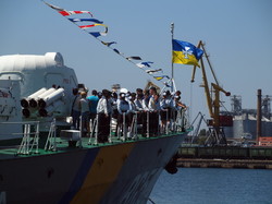 День флота на одесском морвокзале: как не надо организовывать экскурсии на корабли
