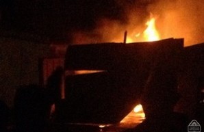 Ночью в Одессе взорвался автомобиль (ВИДЕО, ФОТО)