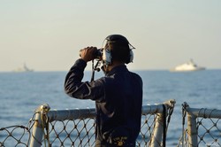 На второй день "Си Бриза" корабли международной эскадры перехватили "пиратский" корабль (ФОТО)