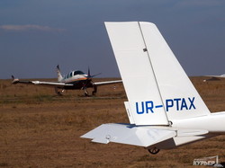 Вальс на самолетах: под Одессой начался чемпионат по воздушному фристайлу (ФОТОРЕПОРТАЖ)
