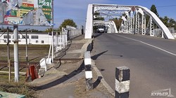 Горбатый мост в Одессе покрасили в белый цвет (ФОТО)