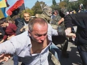 Избиение Шуфрича: версии милиции, "Правого сектора" и самого пострадавшего