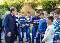 Единомышленники Николая Скорика обеспечили теплой одеждой 60 детей из зоны АТО (ФОТО)