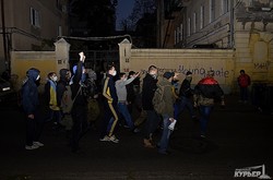 Факельное шествие в Одессе таки состоялось: немного огня, немного участников и память героям АТО (ФОТОРЕПОРТАЖ)
