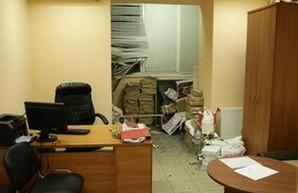 При взрыве в партийном офисе никто не пострадал