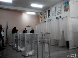 Выборы в центре Одессы начались (ФОТО, обновлено)