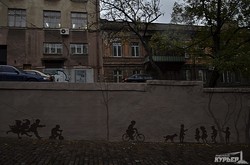 На Карантинном спуске завершена роспись стен (ФОТО)