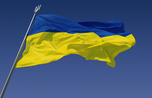 Уроженец Одессы пробежал марафон в США с украинским флагом (ВИДЕО)