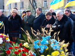 Одесситы почтили память жертв Голодомора: на публике появился Гурвиц (ФОТО)