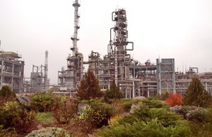 Одесский нефтеперерабатывающий завод: от захвата автоматчиками до требований о полном закрытии (ВИДЕО)