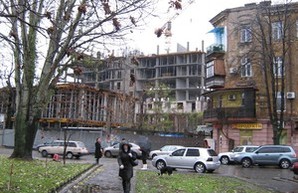 Одесское управление архитектуры требует остановить высотную стройку в центре города (ДОКУМЕНТ)