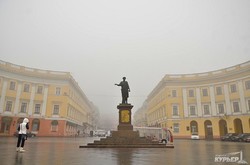 Одессу окутал густой туман (ФОТО)