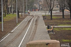 Пешеходные дорожки Трассы Здоровья и Парка Шевченко превратились в грязные дороги