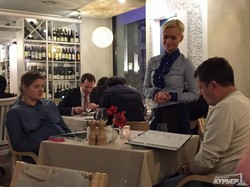 Экс-мэр Одессы отдыхает в ресторанах Риги (ФОТО)