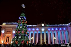 На Думской «зажгли» главную одесскую елку (ФОТО)