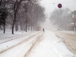 В Одессе наступает снежный коллапс (ФОТОРЕПОРТАЖ)
