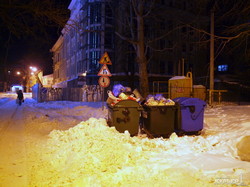 Из Одессы уже три дня не вывозят мусор (ФОТО)