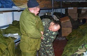 Канада оказывает помощь украинским военным зимней одеждой и обувью (ФОТО)