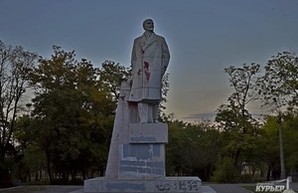 Министр культуры разрешил одесситам сносить памятники Ленину