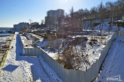 Зимняя Аркадия: стройки, снег, мусор, коты и дети (ФОТО)
