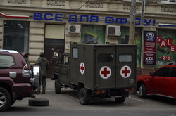 Одесские волонтеры отправляют санитарную машину в зону АТО (ФОТО)