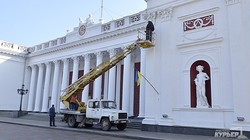 На здании одесской мэрии модернизируют систему видеонаблюдения (ФОТО)
