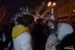 Одесситы запустили небесные фонарики в память о Небесной Сотне (ФОТОРЕПОРТАЖ)