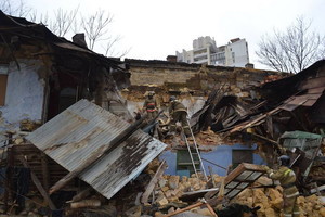 В Одессе на улице Пишоновской рухнул старый жилой дом (ФОТО)