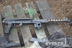 Одесские милиционеры "накрыли" арсенал из раритетного автомата и пистолетов (ФОТО, ВИДЕО)