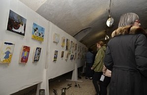 Одесские ангелы творят для украинских киборгов: выставка в Художественном музее (ФОТО)