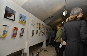 Одесские ангелы творят для украинских киборгов: выставка в Художественном музее (ФОТО)