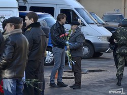 Одесситы в Доме офицеров простились с погибшими морскими спецназовцами (ФОТО)
