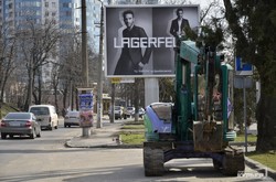В Одессе на Генуэзской прокладывают новые кабельные сети (ФОТО)