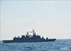В Черном море НАТО пугает Россию учениями международной эскадры (ФОТО)