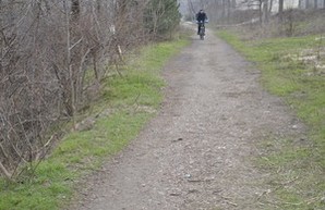 Парк "Юбилейный" на одесских склонах у моря: грязь и запустение (ФОТОРЕПОРТАЖ)