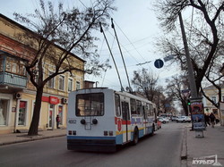 В одесских троллейбусах вместо стекол ставят что попало (ФОТО)