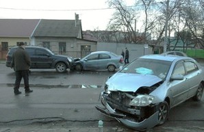 Лобовое ДТП в Одессе на улице Левитана (ФОТО)