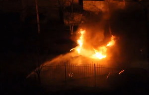 Ночью в Одессе сгорели дотла два автомобиля (ВИДЕО)