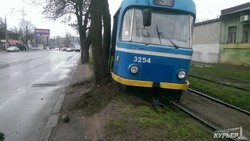 Одесский трамвай снова сходит с рельс (ФОТО)