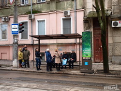 Новый стандарт остановок в Одессе: с раздельным сбором мусора и интернетом (ФОТО)