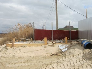 На пляже в Одесской области строят ангары (ФОТО)