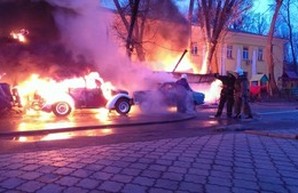 Пожар уничтожил одесское кафе и коллекцию старинных автомобилей (ФОТО)