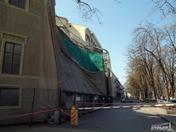 Дом на Приморском бульваре в Одессе сдуло ветром (ФОТО)