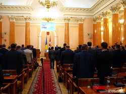 На сессии горсовета одесские депутаты голосуют голосуют за себя и за соседа (ВИДЕО)