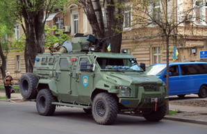 По Одессе патрулируют бронемашины СБУ (ФОТО, ВИДЕО)