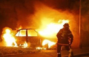 В одесском жилмассиве сгорел и взорвался автомобиль
