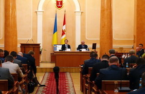 Одесситы не одобряют работу городского совета. В Харькове - наоборот.