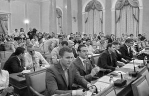 Сессия одесского горсовета в черно-белых тонах (ФОТОРЕПОРТАЖ)