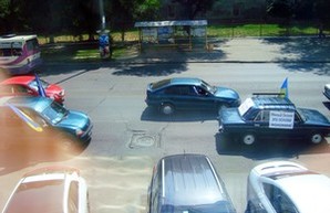 В Одессе предприниматели автопробегом ударили по кассовым аппаратам (фото)