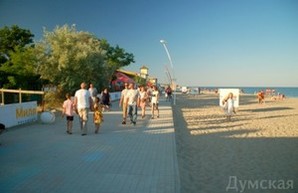 В Затоке открыт первый километр набережной на пляже (ФОТО)